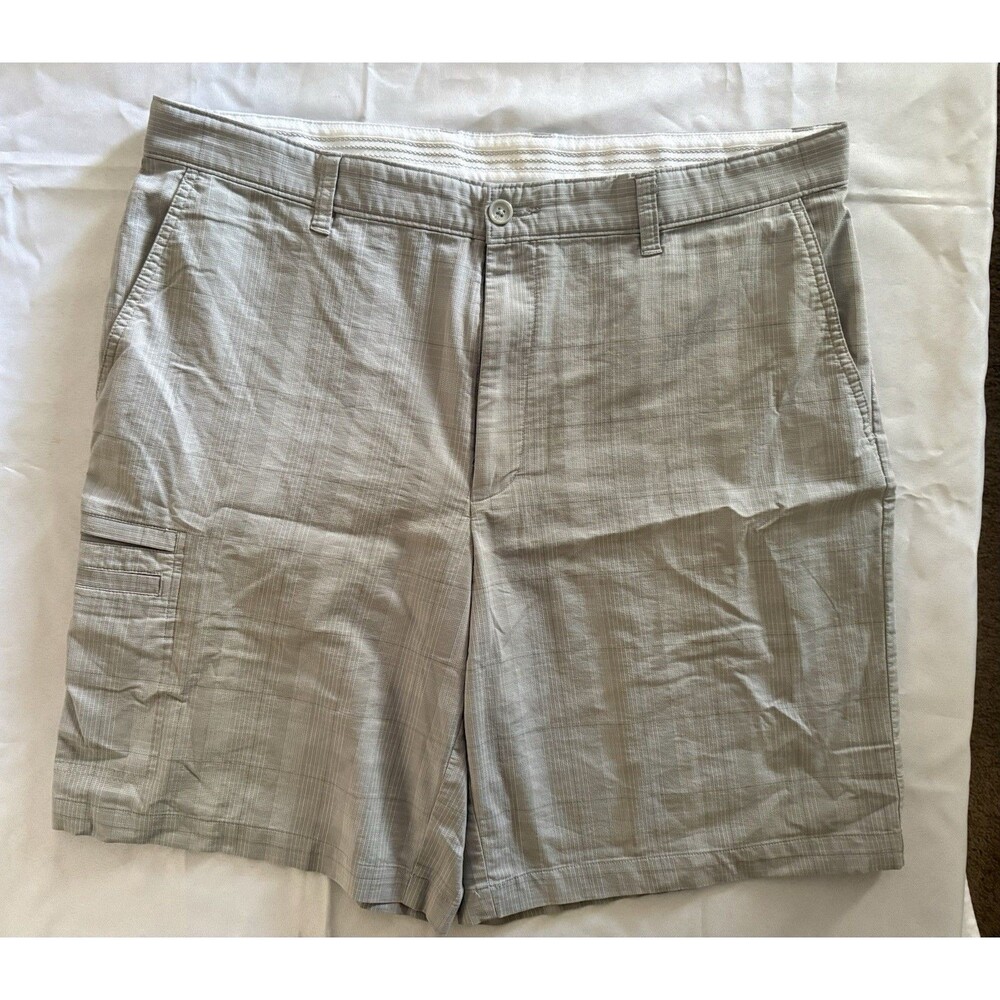 Greg Norman Men's Gray Plaid Athletic Golf Shorts Size 38 waist Spring Summer